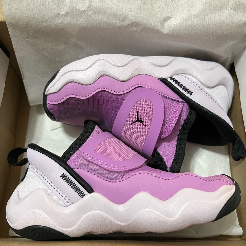 Jordan 23/7 Toddler Fuchsia and White Sneakers